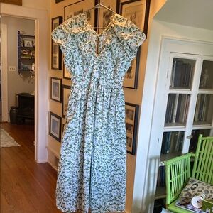 Crown & Ivy Green and White Dress with Elegant Floral Design